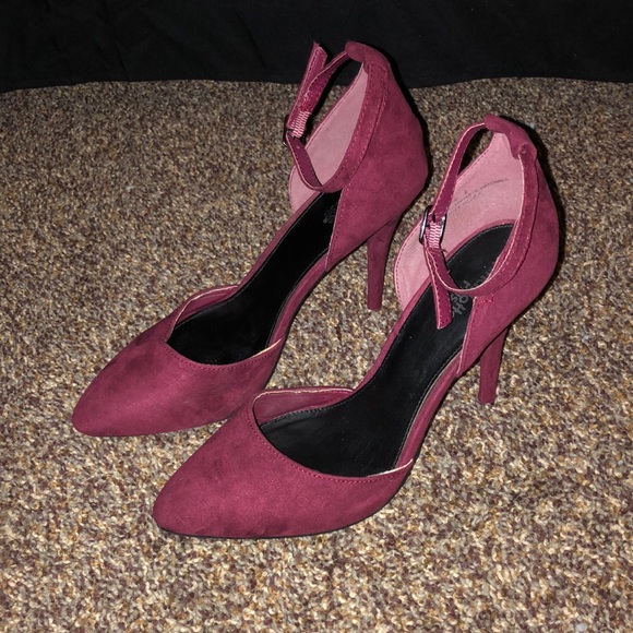 Burgundy Heels - Picture 2 of 4